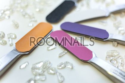 ПИЛА ЗА ПЕДИКЮР САМОЗАЛЕПВАЩА 200 ГРИТ - 5 БРОЯ КОМПЛЕКТ